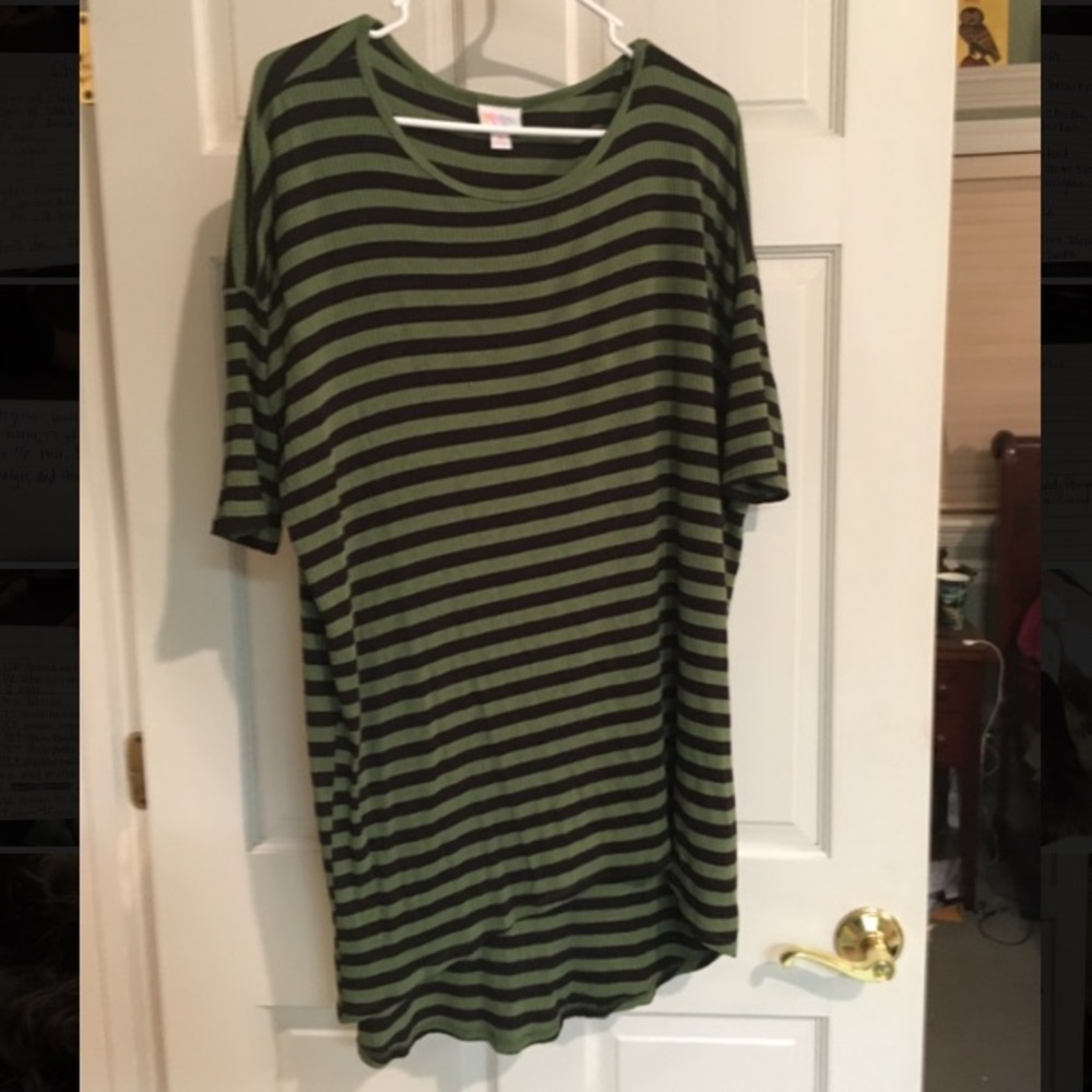 LuLaRoe Irma High low Top
